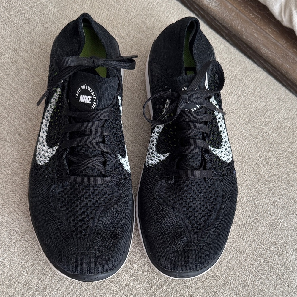 Women’s Nike Black and White FlyKnit Shoes size 9